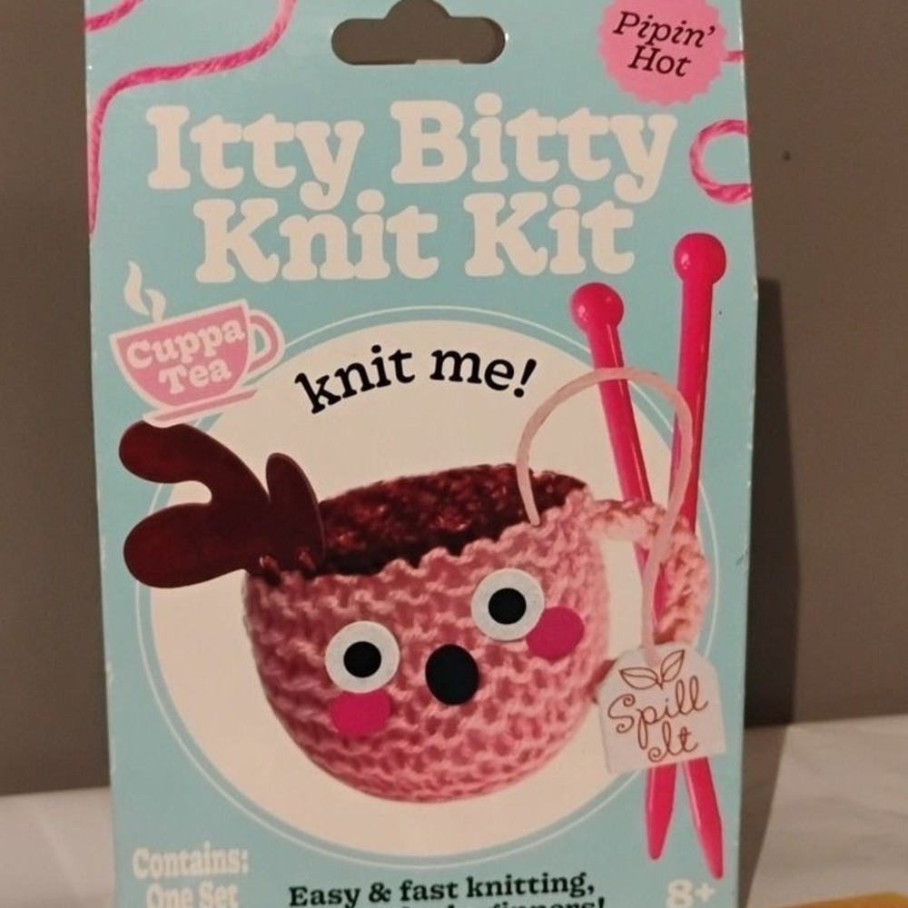 Bright Stripes Itty Bitty Knit Kit Cuppa Tea Beginner Knitting Set Ages 8+